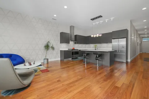 $5,995 | 128 South Aberdeen Street, Unit 4S, Chicago, IL 60607