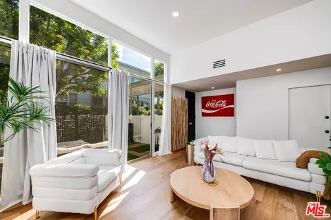 $998,000 | 4364 West Kling Street, Burbank, CA 91505