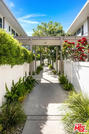$998,000 | 4364 West Kling Street, Burbank, CA 91505