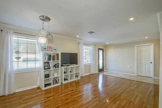 $2,690 | Undisclosed Address, Metairie, LA 70006