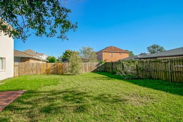 $2,690 | Undisclosed Address, Metairie, LA 70006