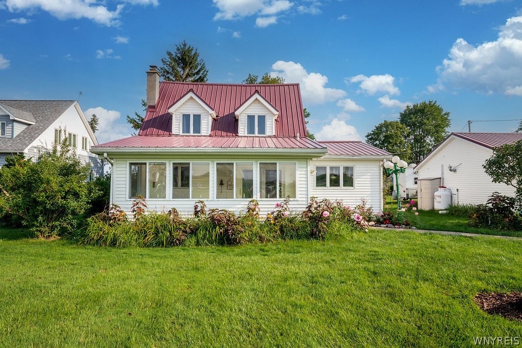 2655 Lake Road Ransomville, NY 14131 - Photo 2 of 38 Gallery Image 2