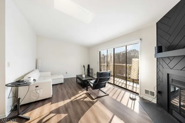 $280,000 | 1002 Spruce Hills Drive, Unit 1002, Glen Gardner, NJ 08826