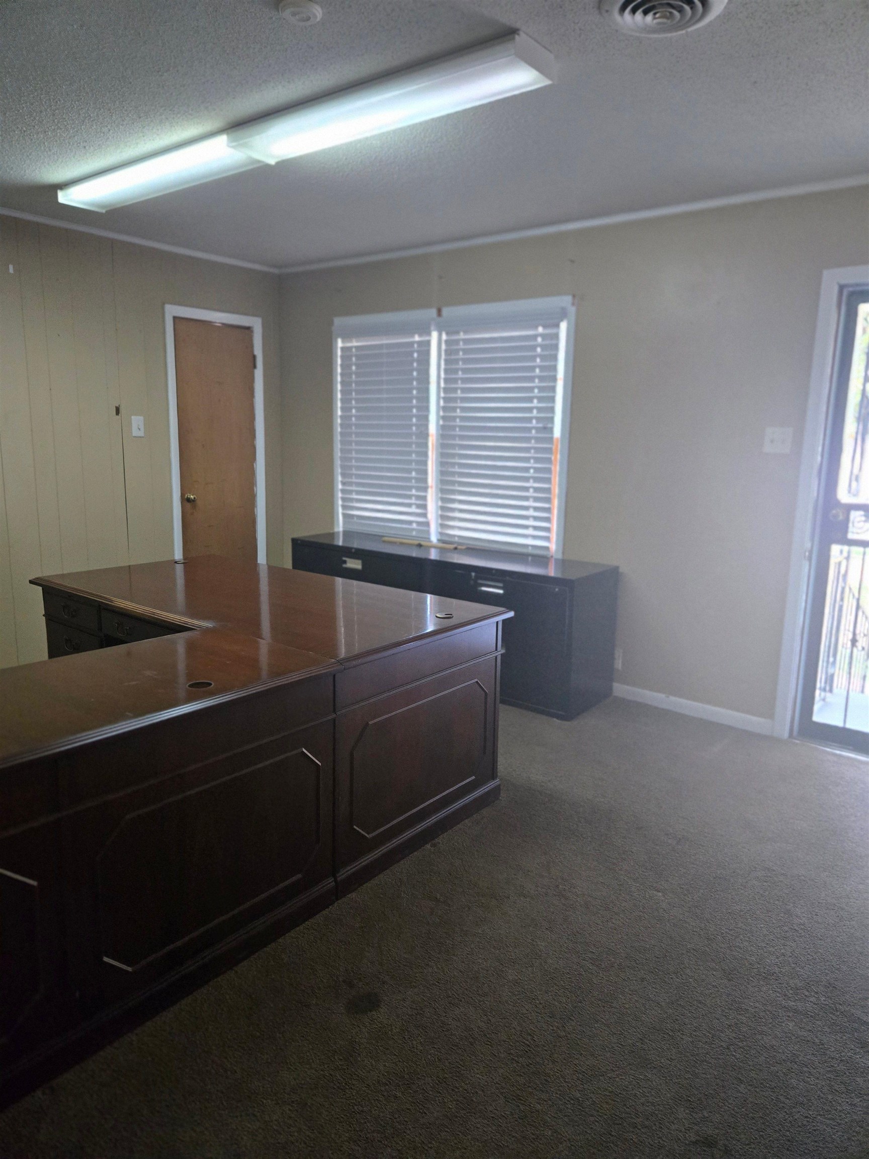 6855 Raleigh Lagrange Road Memphis, TN 38134 - Photo 2 of 13 a room with furniture and window
