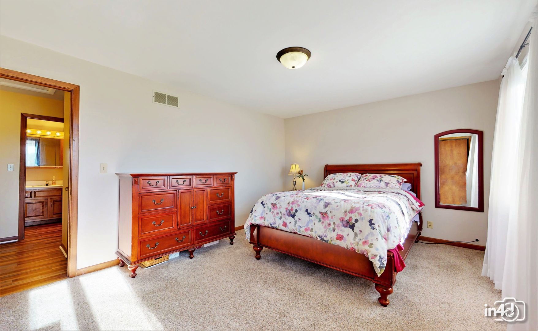 272 Circlegate Road New Lenox, IL 60451 - Photo 16 of 24 a bedroom with a bed and a dresser