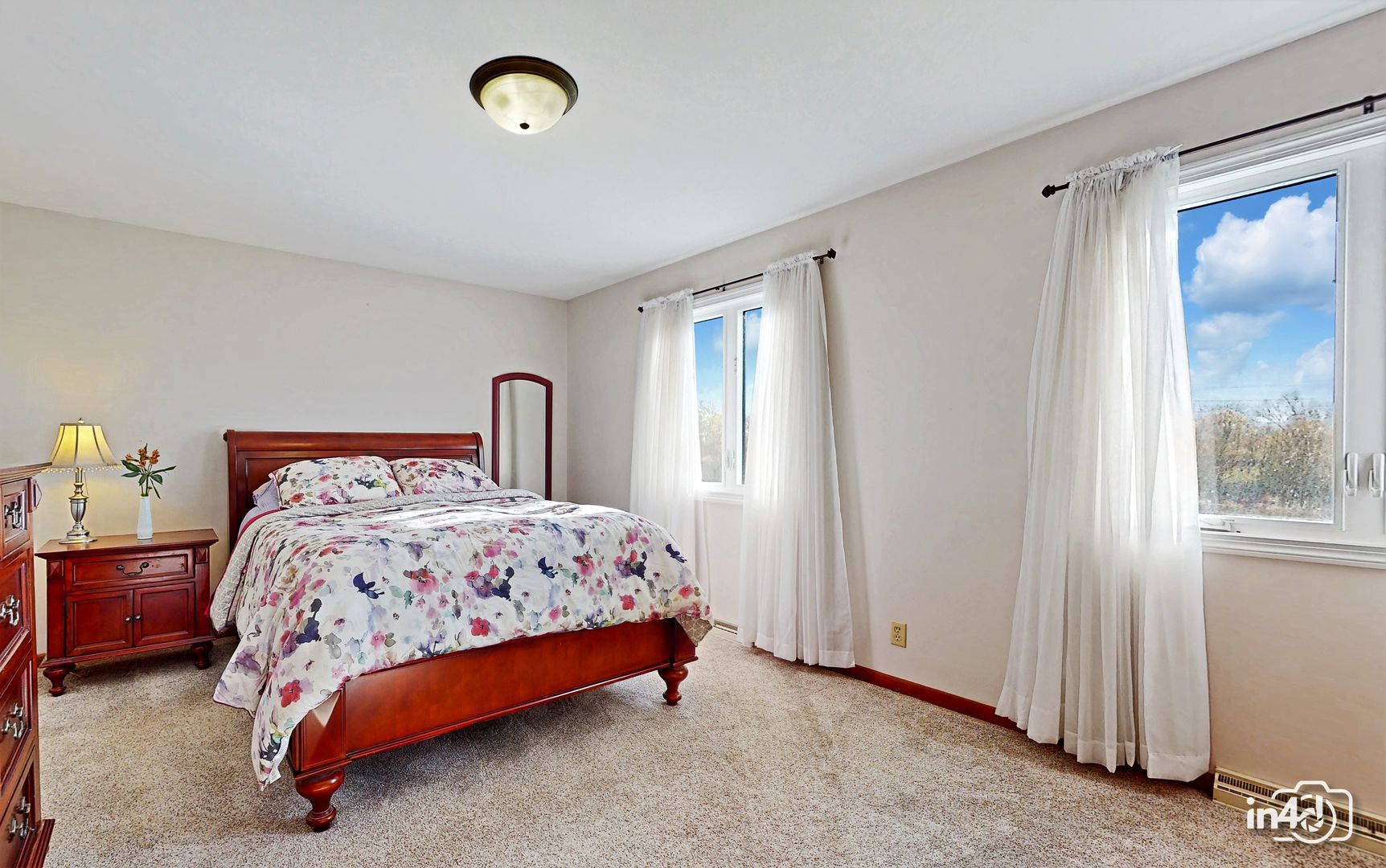 272 Circlegate Road New Lenox, IL 60451 - Photo 17 of 24 a bedroom with a bed and a window