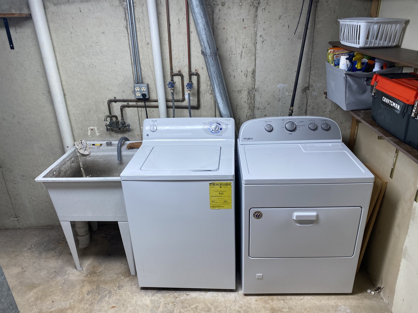 272 Circlegate Road New Lenox, IL 60451 - Photo 18 of 24 a utility room with dryer and washer