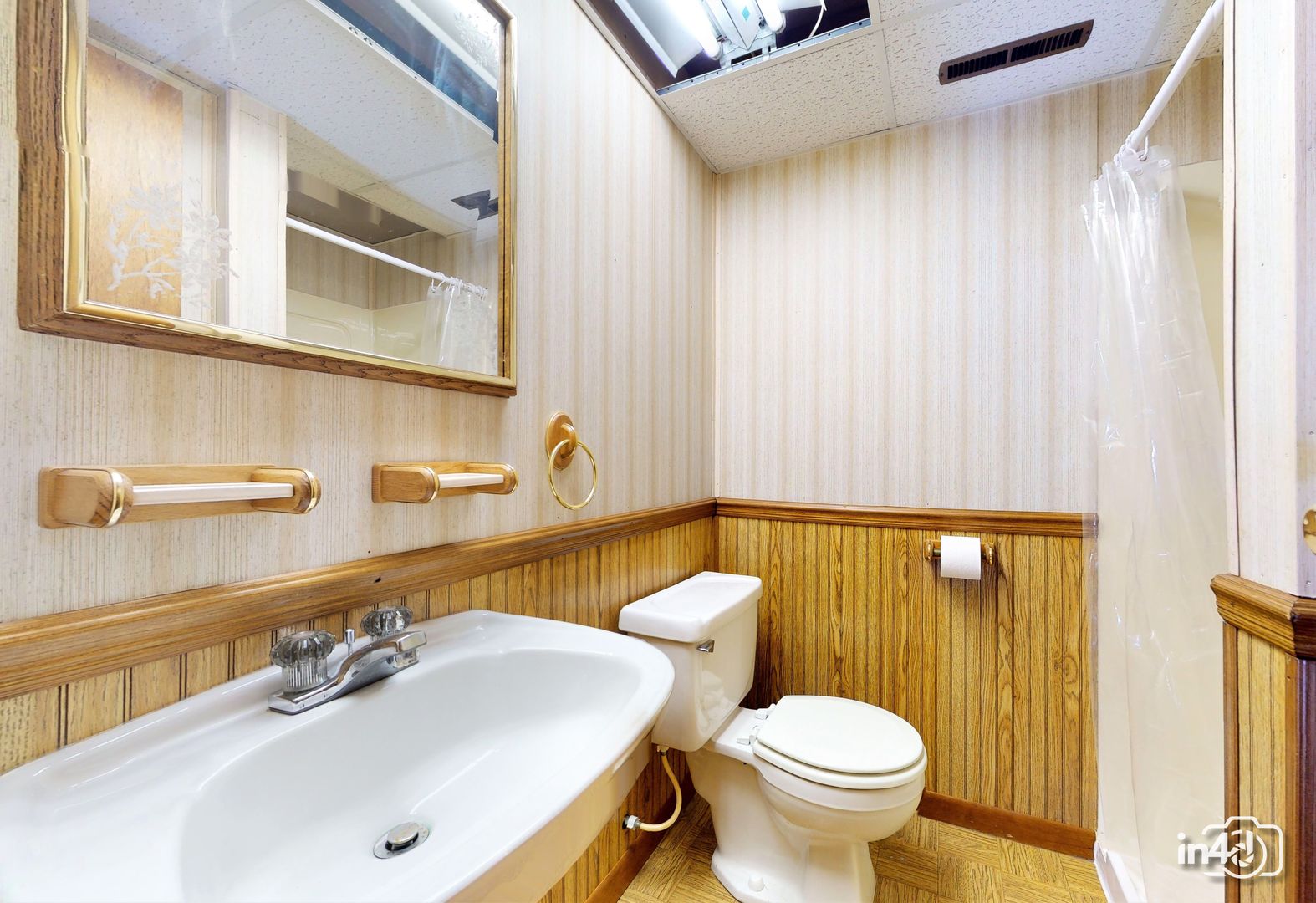 272 Circlegate Road New Lenox, IL 60451 - Photo 19 of 24 a bathroom with a sink a toilet and mirror