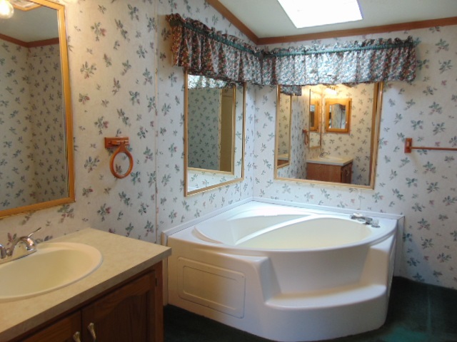 11638 West Madison Road Riverdale, MI 48877 - Photo 17 of 21 1874257-16.JPG