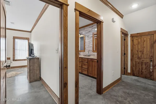 $399,500 | 4 Hughes Road, Collins, MS 39428