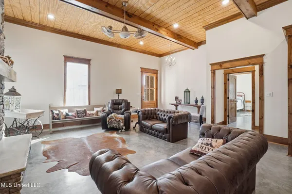 $399,500 | 4 Hughes Road, Collins, MS 39428