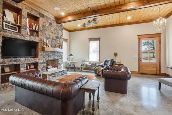 $399,500 | 4 Hughes Road, Collins, MS 39428