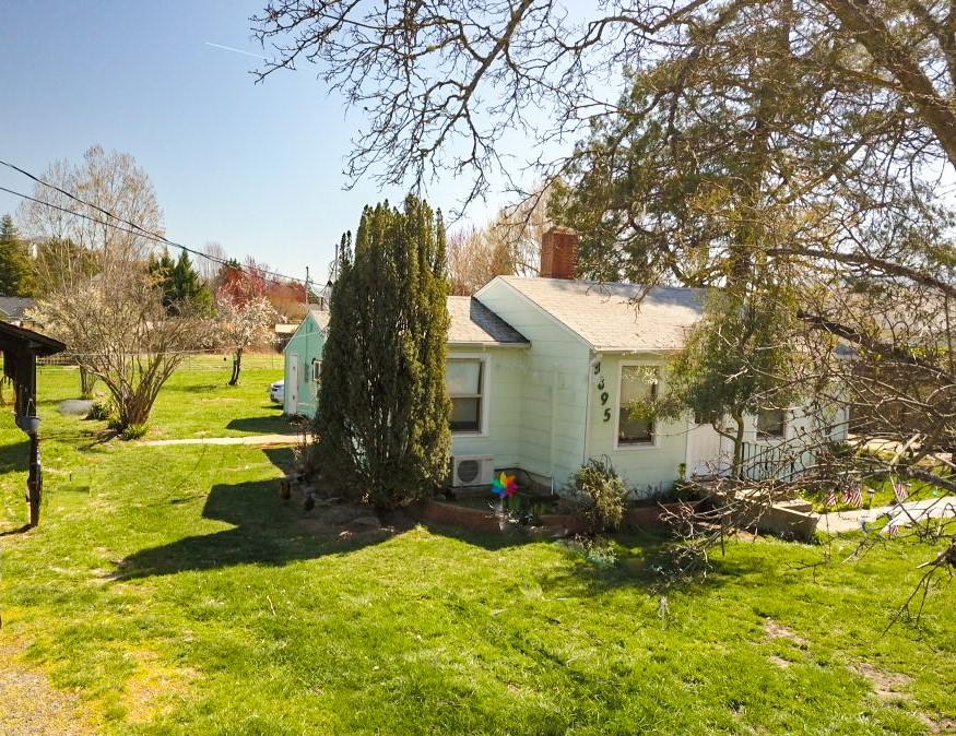 3895 Colver Road Phoenix, OR 97535 - Photo 3 of 19 Main home
