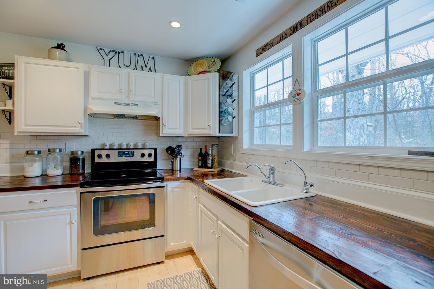 306 Colebrook Road Fredericksburg, VA 22405 - Photo 4 of 29 Kitchen