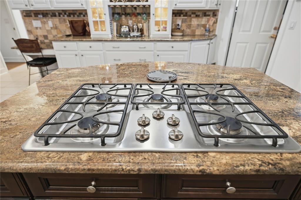 700 Southwest 89th Terrace Ocala, FL 34481 - Photo 14 of 94 a view of a kitchen counter top