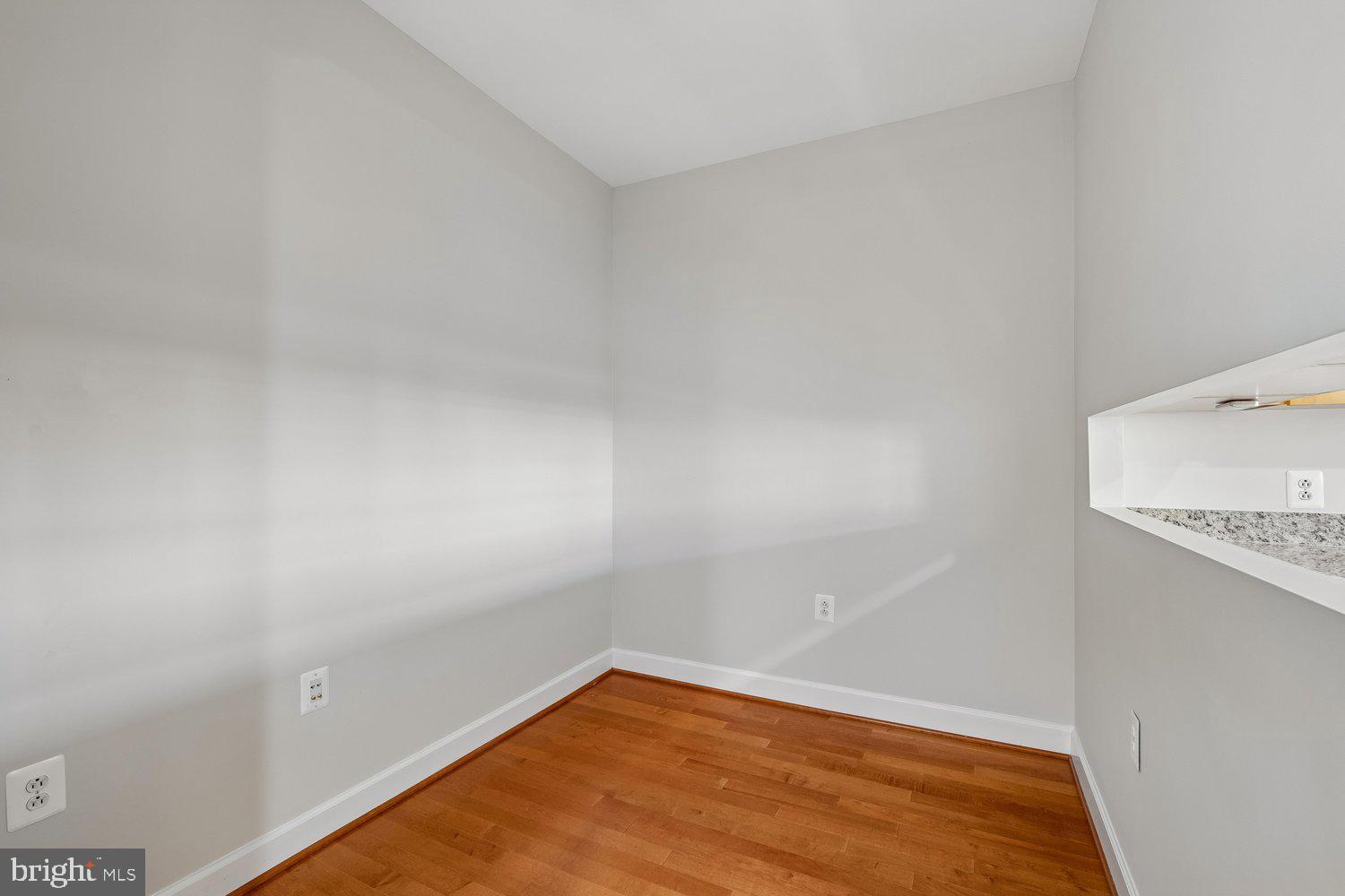 3650 South Glebe Road, Unit 445 Arlington, VA 22202 - Photo 30 of 53 Den / dining room / guest area