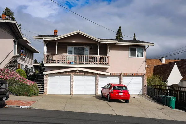 $369,900 | 1124 Hollywood Avenue, Unit 3, Oakland, CA 94602