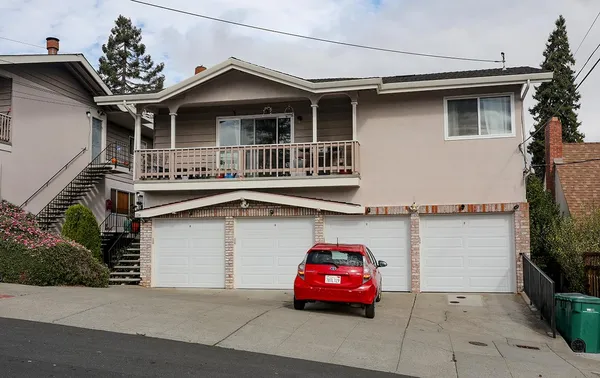 $369,900 | 1124 Hollywood Avenue, Unit 3, Oakland, CA 94602