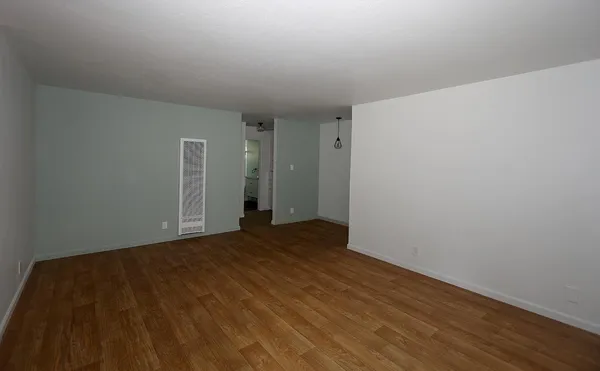 $369,900 | 1124 Hollywood Avenue, Unit 3, Oakland, CA 94602