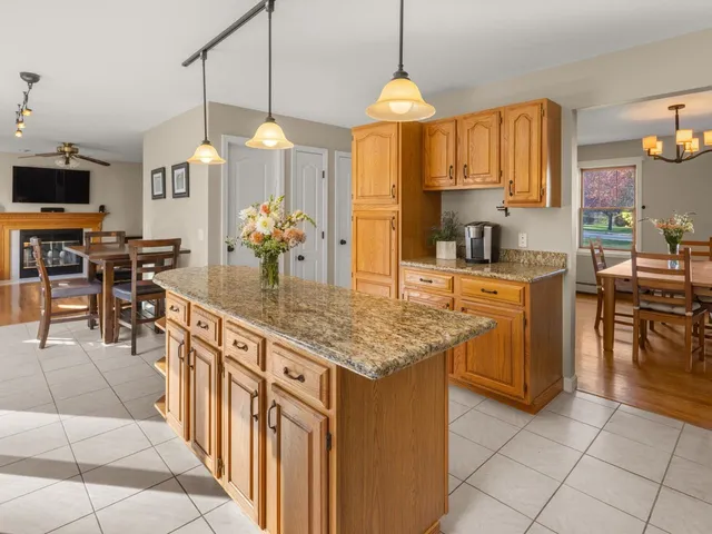 $799,500 | 293 Littlefield Drive, Shelburne, VT 05482