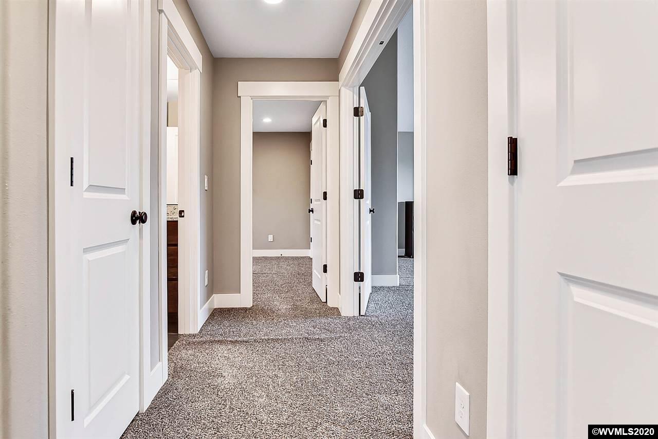 283 Southwest View Street Dallas, OR 97338 - Photo 31 of 42 Gallery Image 31