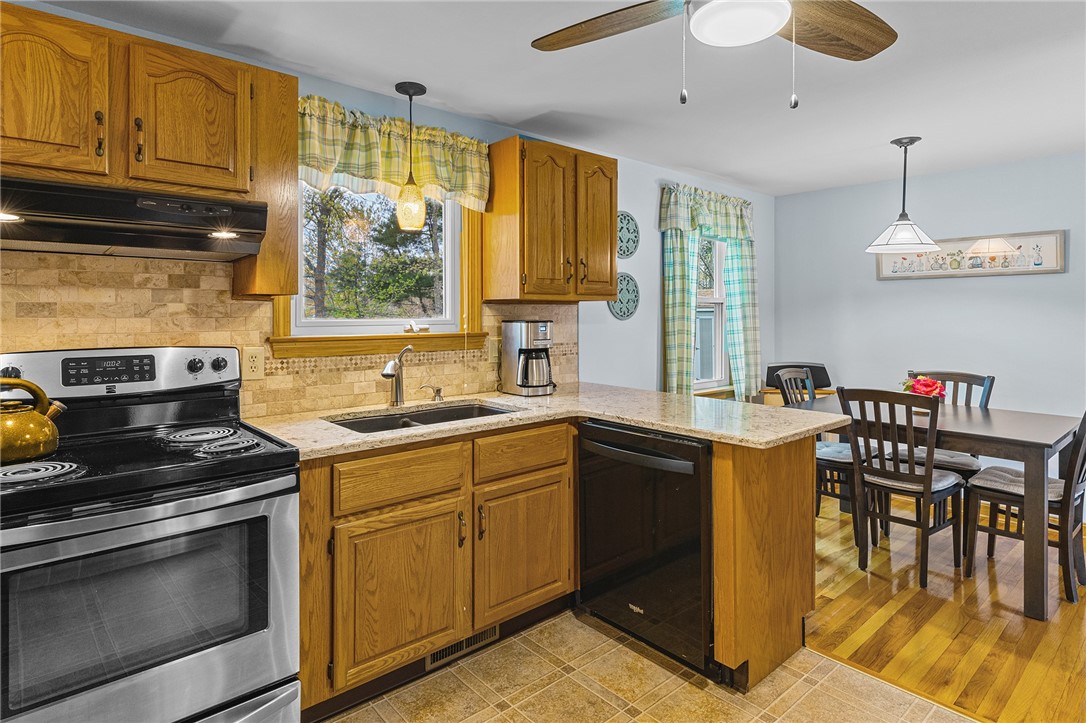 5 Lydia Road Coventry, RI 02816 - Photo 16 of 38