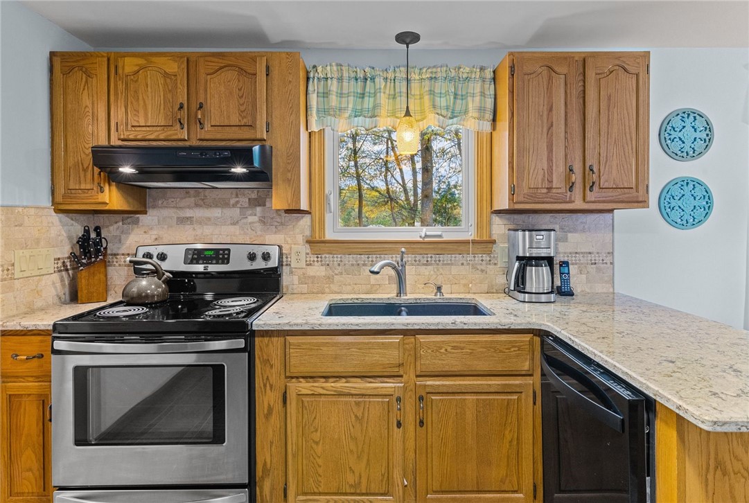 5 Lydia Road Coventry, RI 02816 - Photo 17 of 38