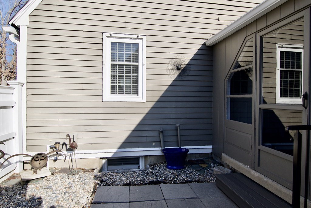 636 Springfield Street Wilbraham, MA 01095 - Photo 3 of 42