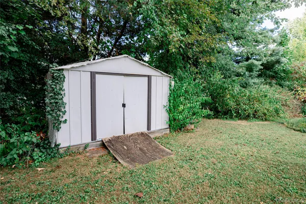 $429,000 | 15 East Dogwood Drive, Poughkeepsie, NY 12601