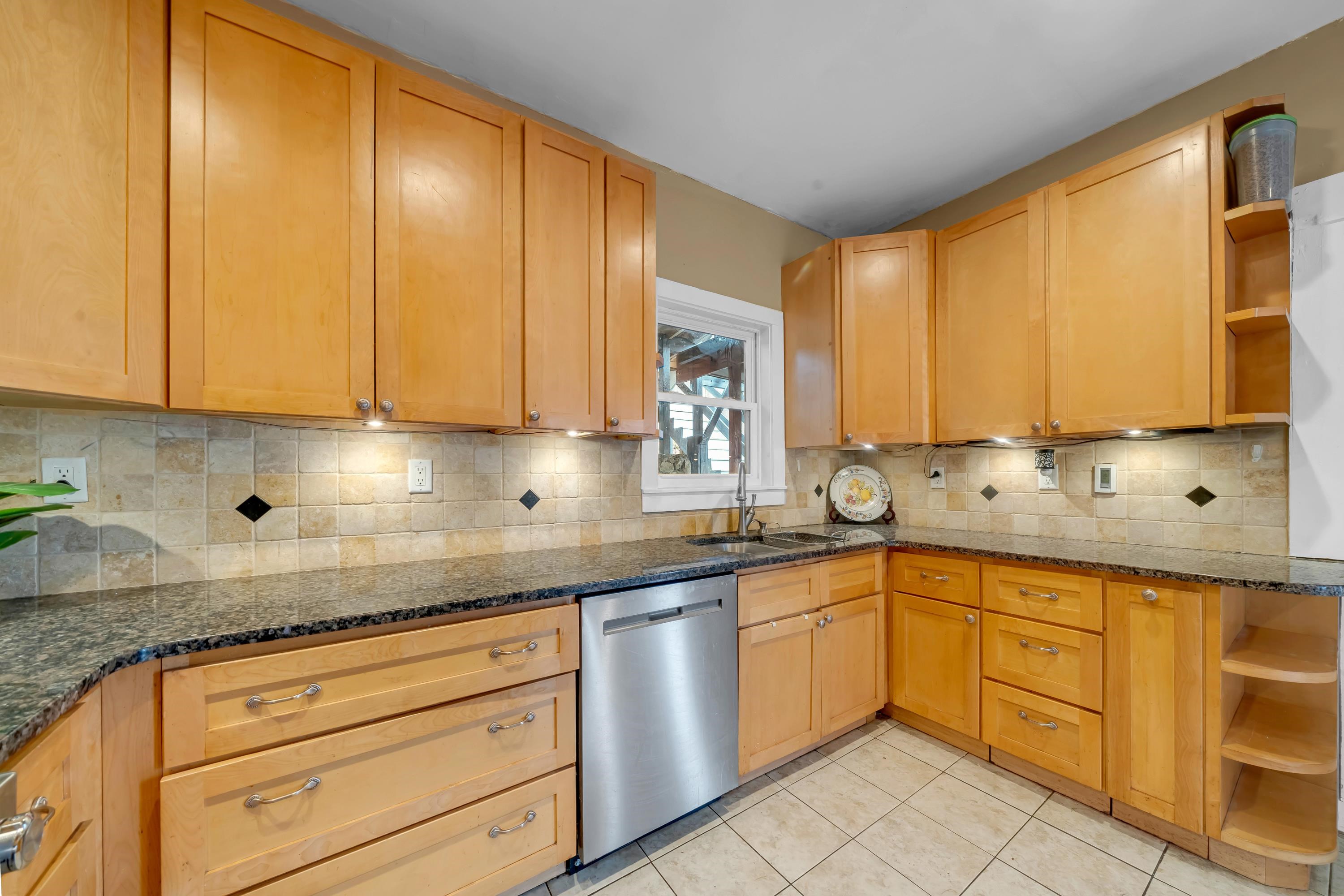 7 Moulton Street Raymond, NH 03077 - Photo 13 of 43
