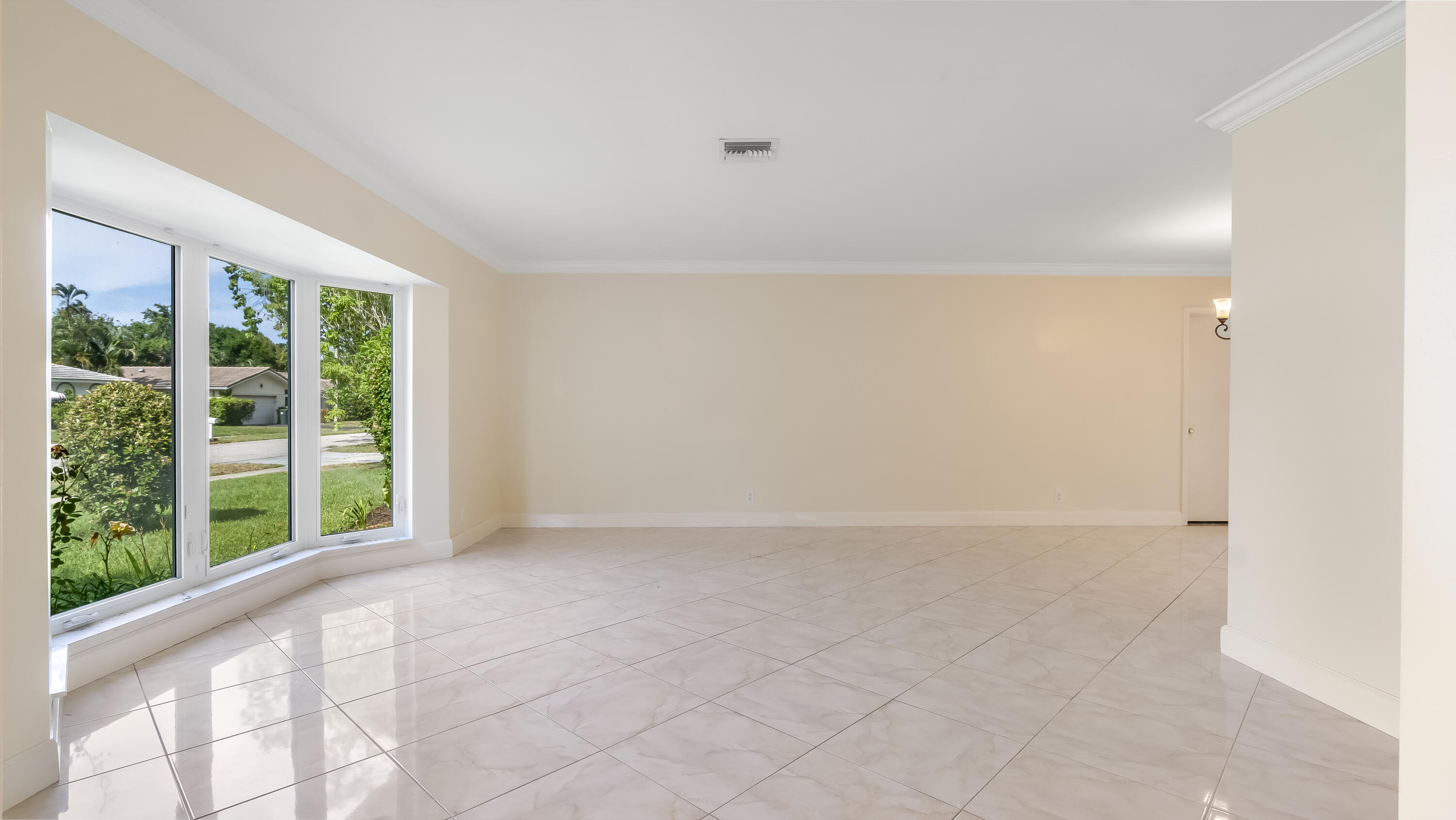 990 Northwest 10th Street Boca Raton, FL 33486 - Photo 6 of 40 VBA02820