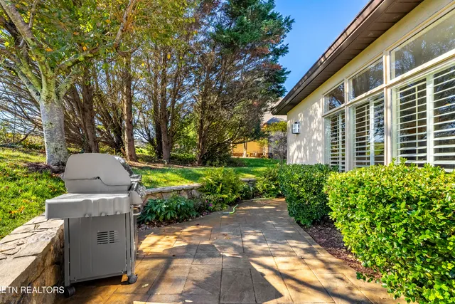 $825,000 | 310 Pineberry Drive, Vonore, TN 37885