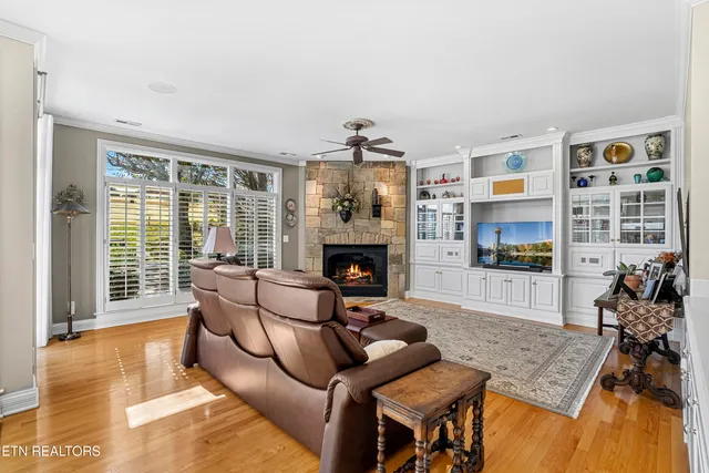 $825,000 | 310 Pineberry Drive, Vonore, TN 37885