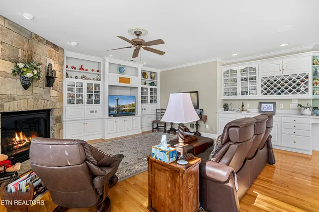 $825,000 | 310 Pineberry Drive, Vonore, TN 37885