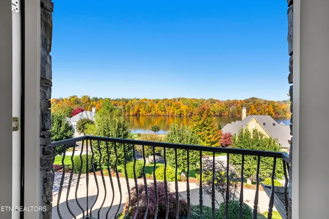 $825,000 | 310 Pineberry Drive, Vonore, TN 37885