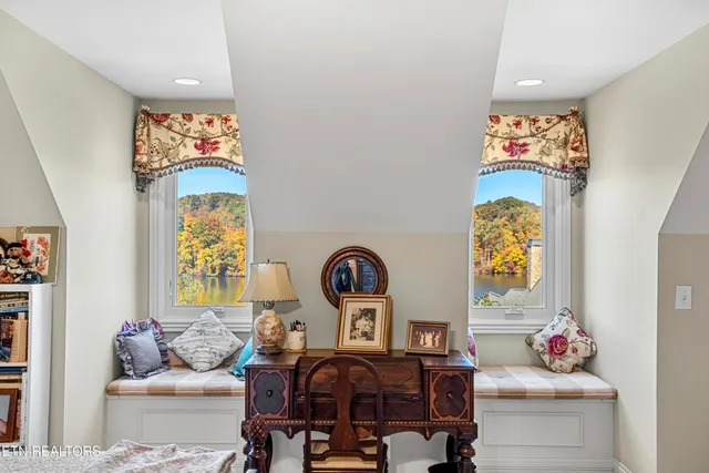 $825,000 | 310 Pineberry Drive, Vonore, TN 37885