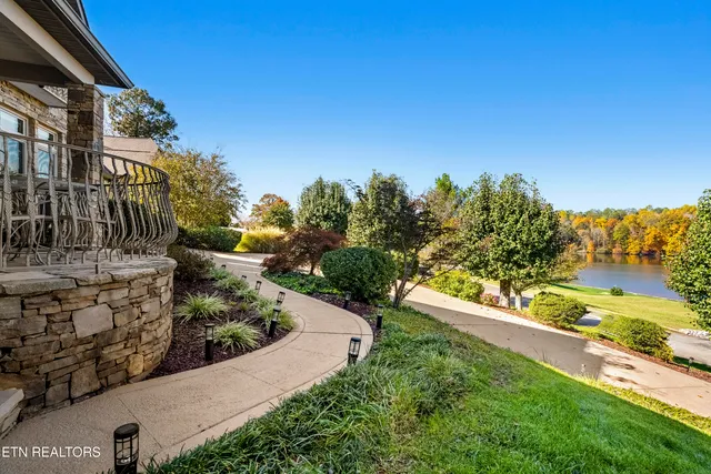 $825,000 | 310 Pineberry Drive, Vonore, TN 37885