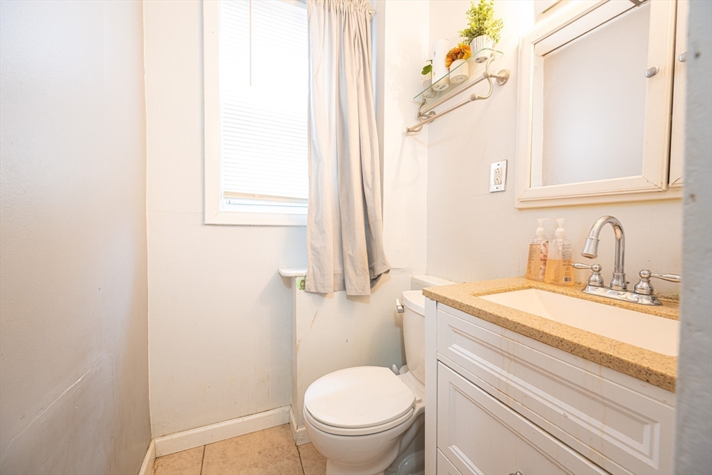 274 Boston Street Lynn, MA 01904 - Photo 16 of 41