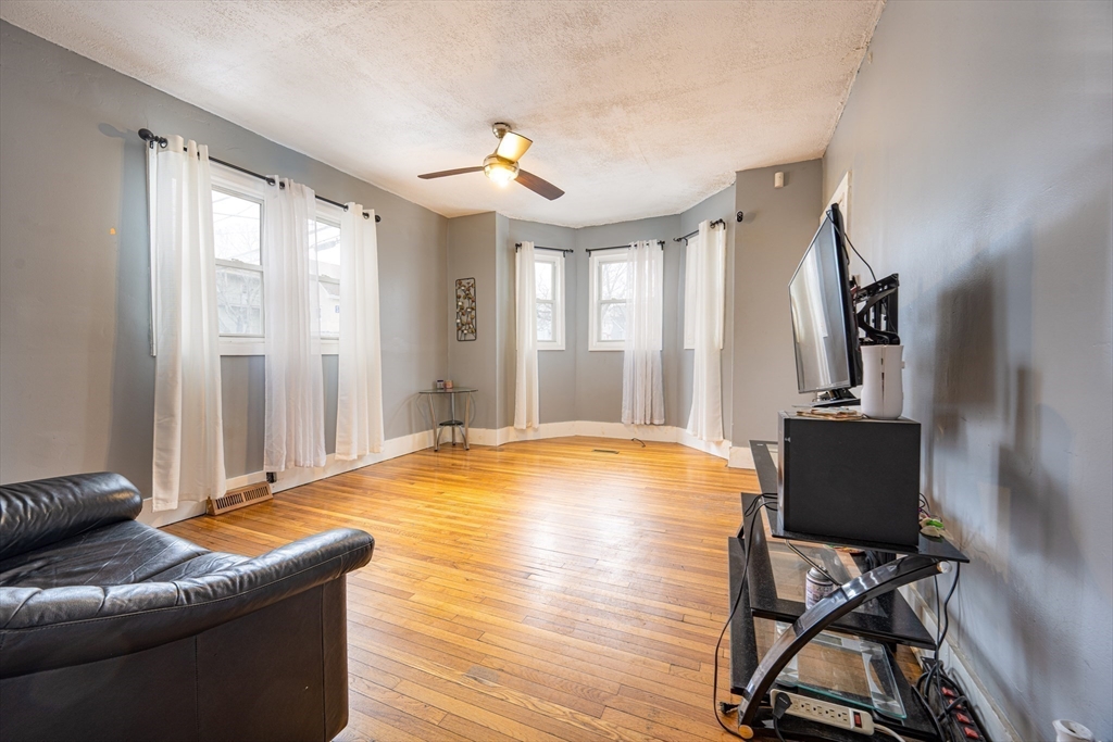 274 Boston Street Lynn, MA 01904 - Photo 9 of 41