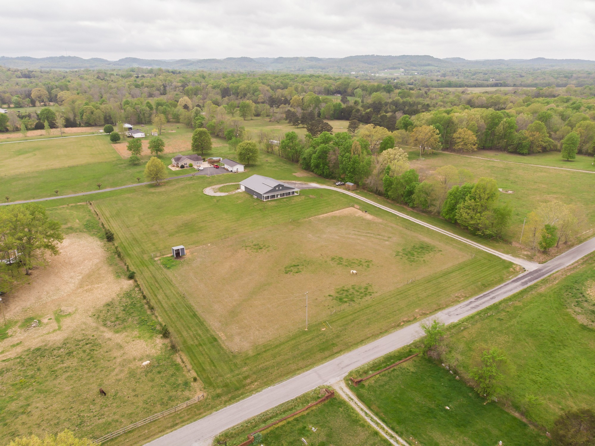 1255 Sam Simpson Road Lewisburg, TN 37091 - Photo 4 of 36 Gallery Image 4