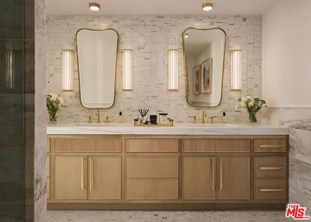 $2,999,000 | 211 South Spalding Drive, Unit 110N, Beverly Hills, CA 90212