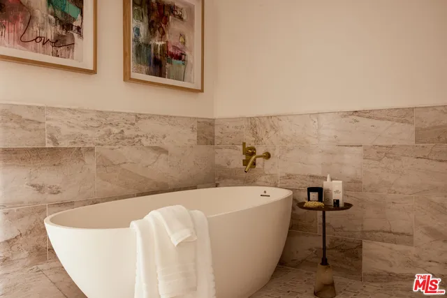 $2,999,000 | 211 South Spalding Drive, Unit 110N, Beverly Hills, CA 90212