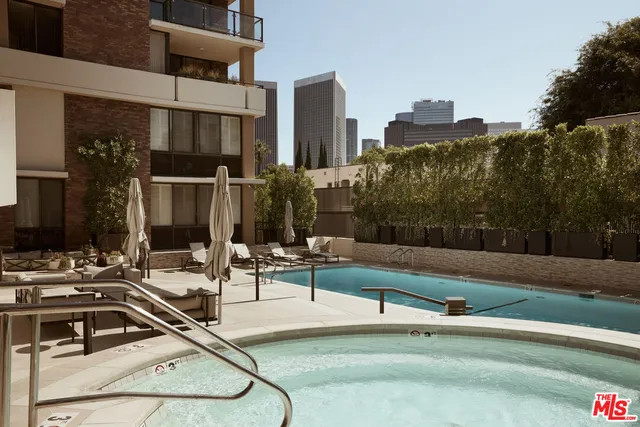 $2,999,000 | 211 South Spalding Drive, Unit 110N, Beverly Hills, CA 90212