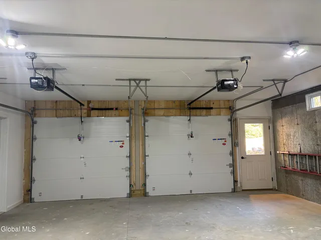 $2,150 | 443-445 North Creek Road, Greenfield, NY 12833