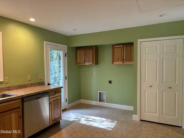 $2,150 | 443-445 North Creek Road, Greenfield, NY 12833