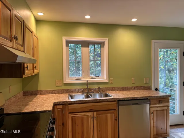 $2,150 | 443-445 North Creek Road, Greenfield, NY 12833