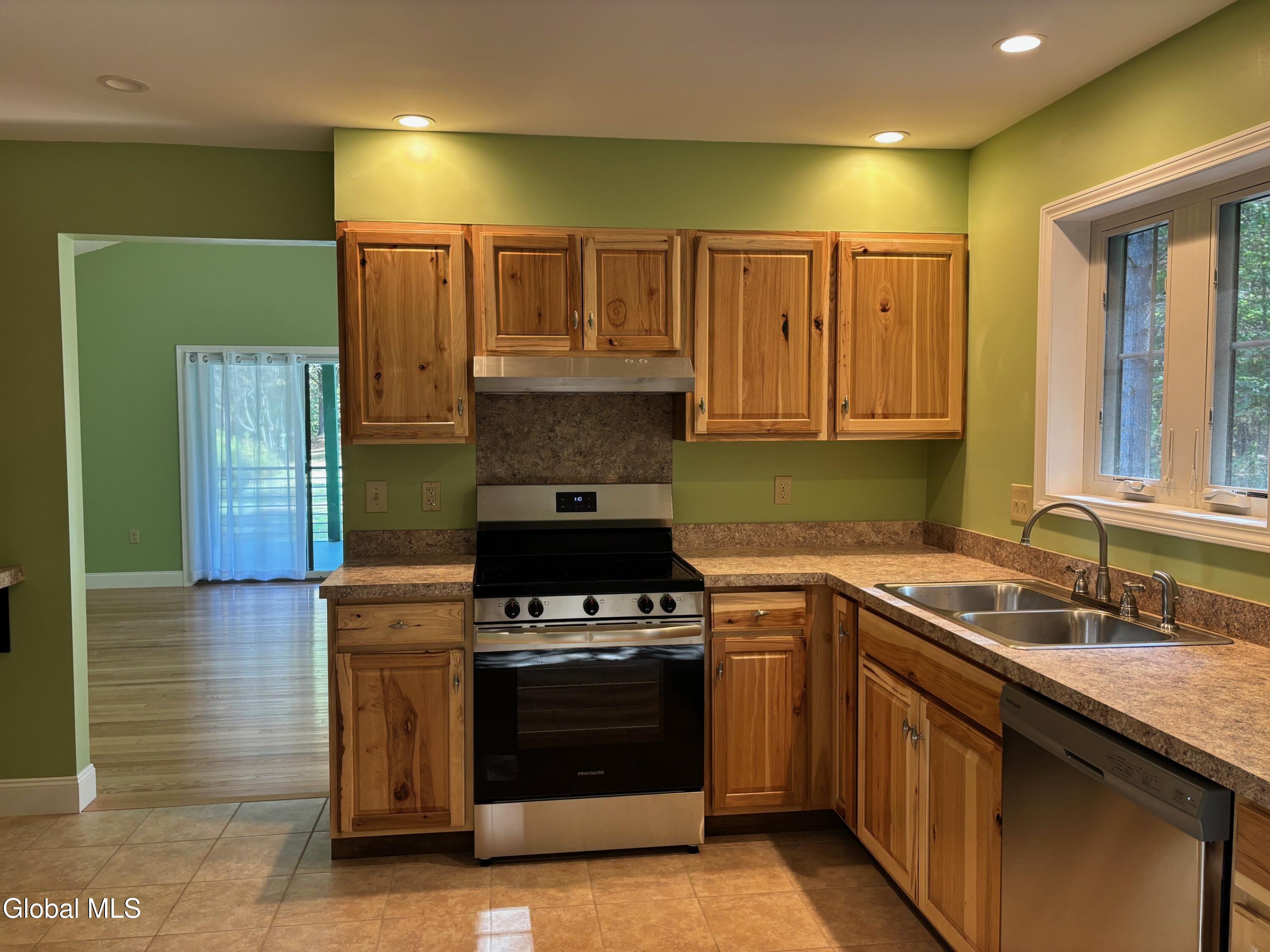 443-445 North Creek Road Greenfield, NY 12833 - Photo 5 of 29 IMG_6710