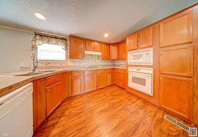327 Rebel Road Aiken, SC 29801 - Photo 8 of 29