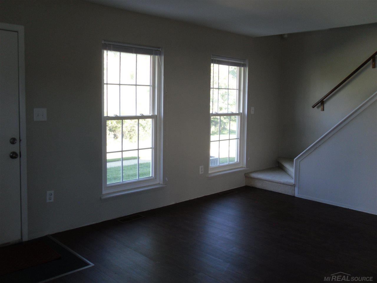 28366 Raleigh Crescent Drive, Unit 27 New Baltimore, MI 48051 - Photo 4 of 27