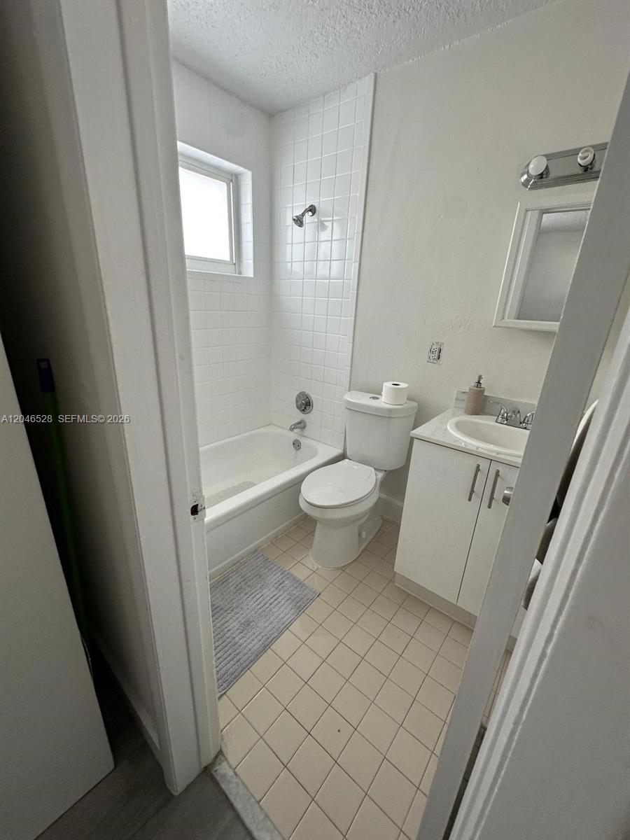 6805 Southwest 88th Street, Unit 18 Pinecrest, FL 33156 - Photo 15 of 18